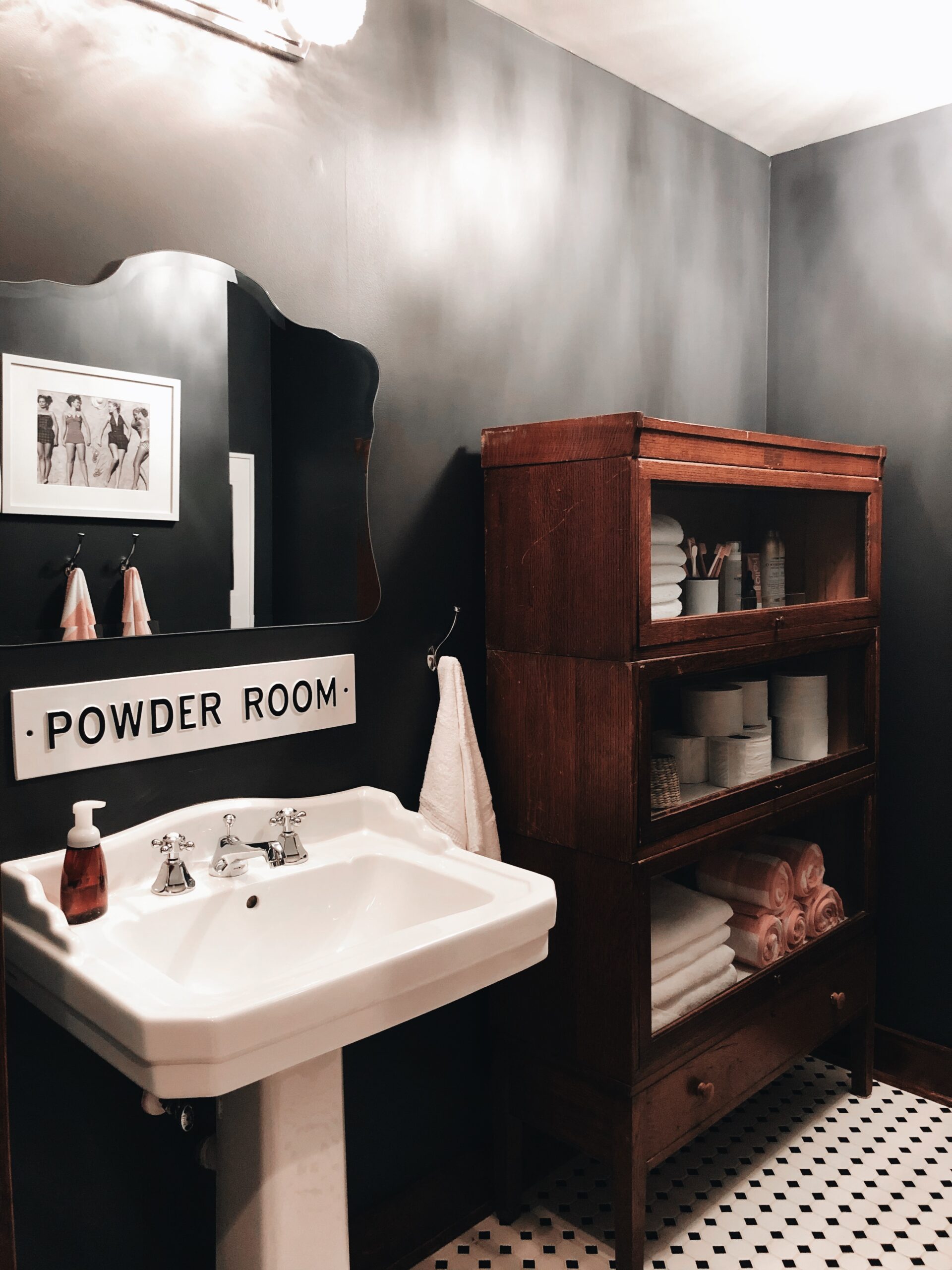 Lake House Women’s Powder Room